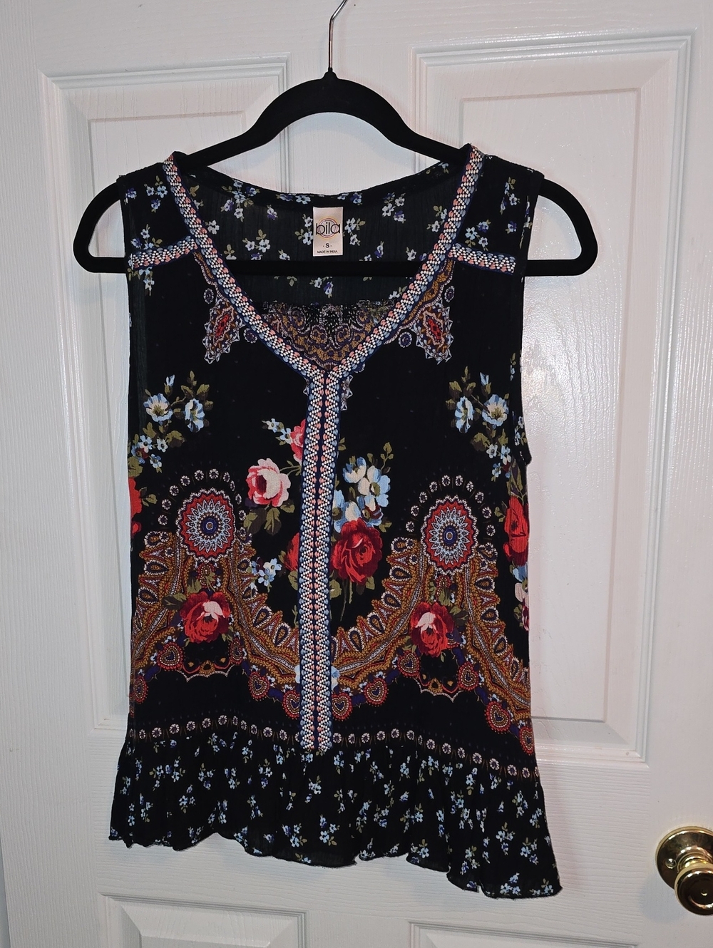 Bila Black Floral Paisley Sleeveless V-Neck Camisole